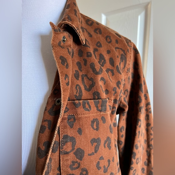 Universal Thread Leopard Print Chore Shacket - Picture 4 of 6